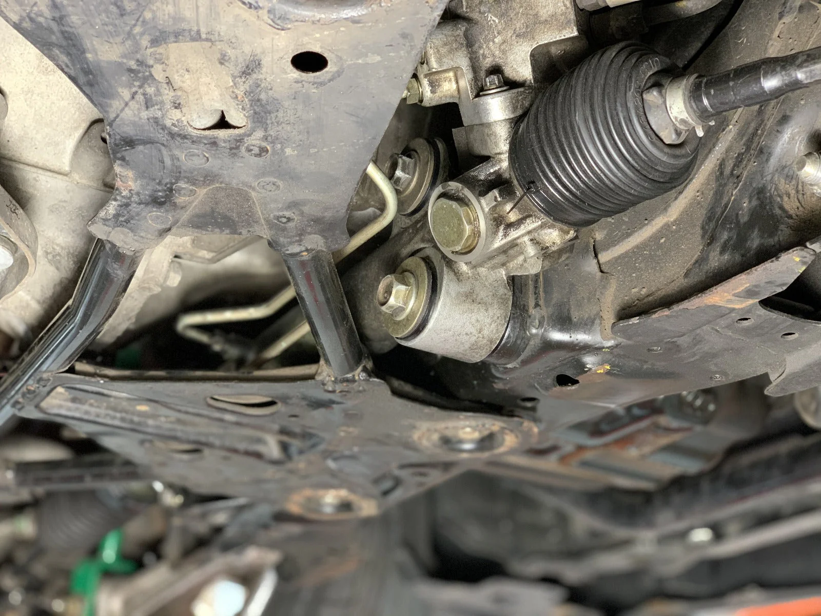 Z33 350z/ G35 Solid Aluminium Steering Rack Bushings - Image 5